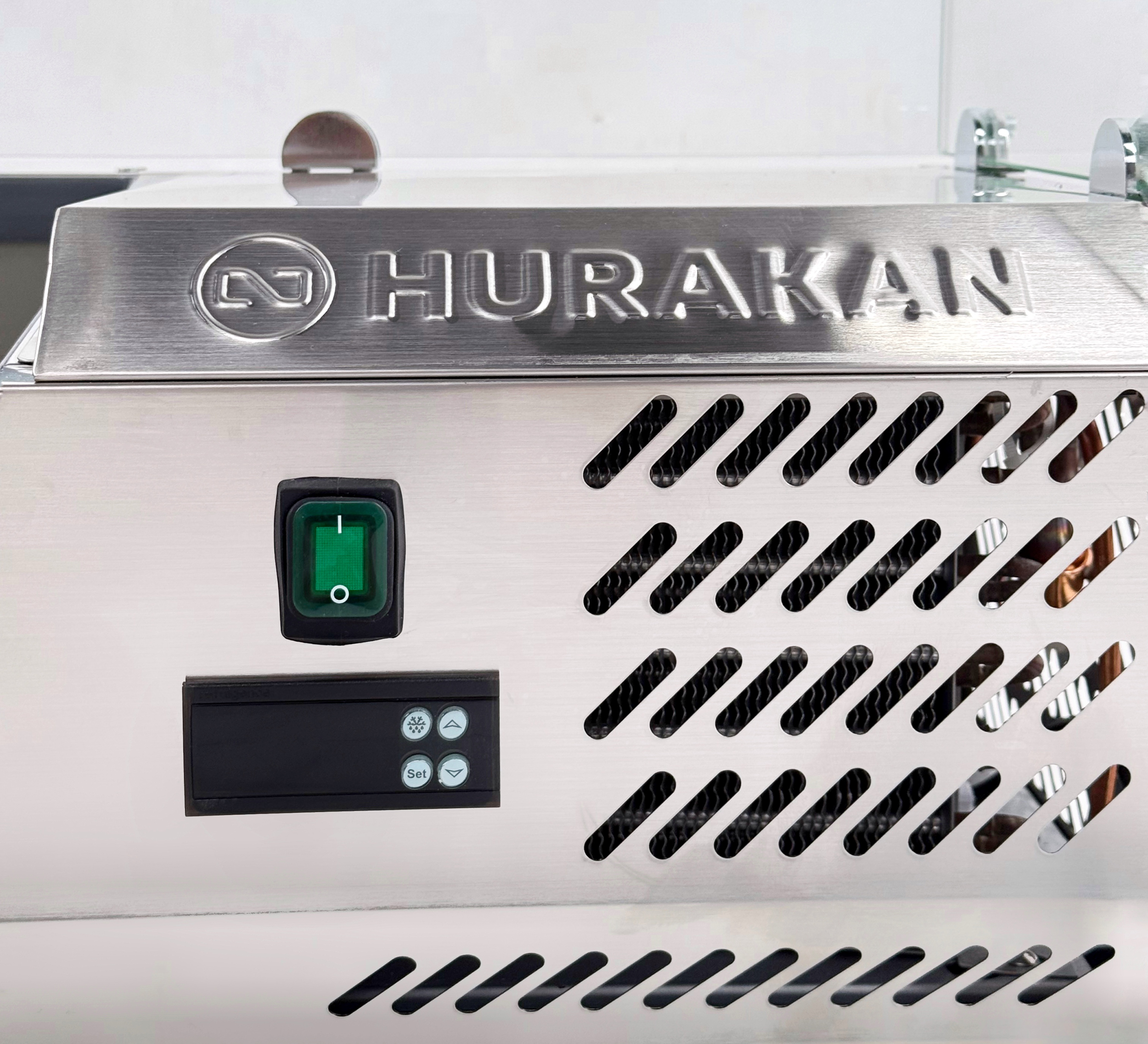 ВИТРИНА ХОЛОДИЛЬНАЯ HURAKAN HKN-VRX1200/330