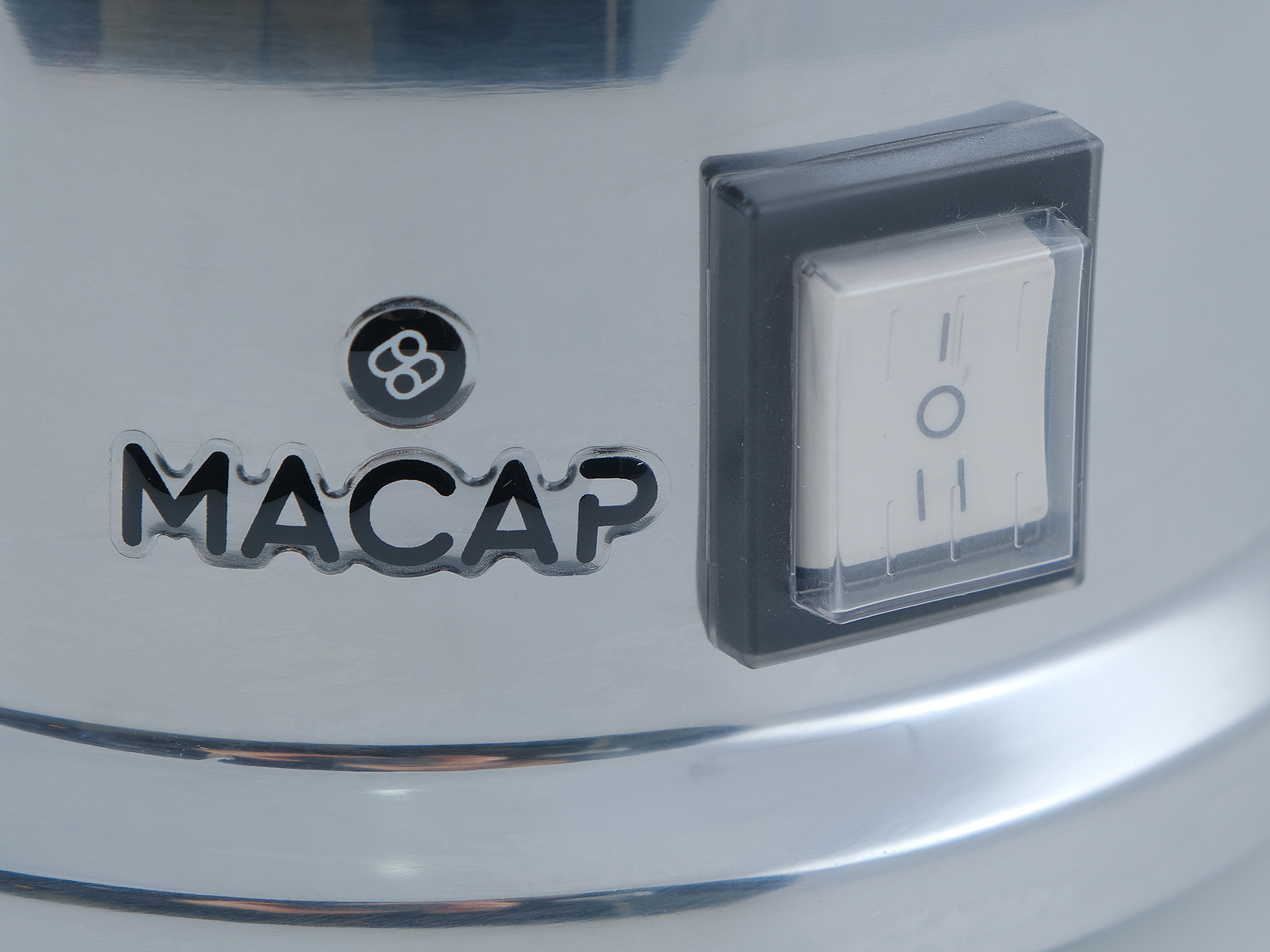 БЛЕНДЕР MACAP P100 (C13) ХРОМ ПЛАСТИКОВЫЙ СТАКАН
