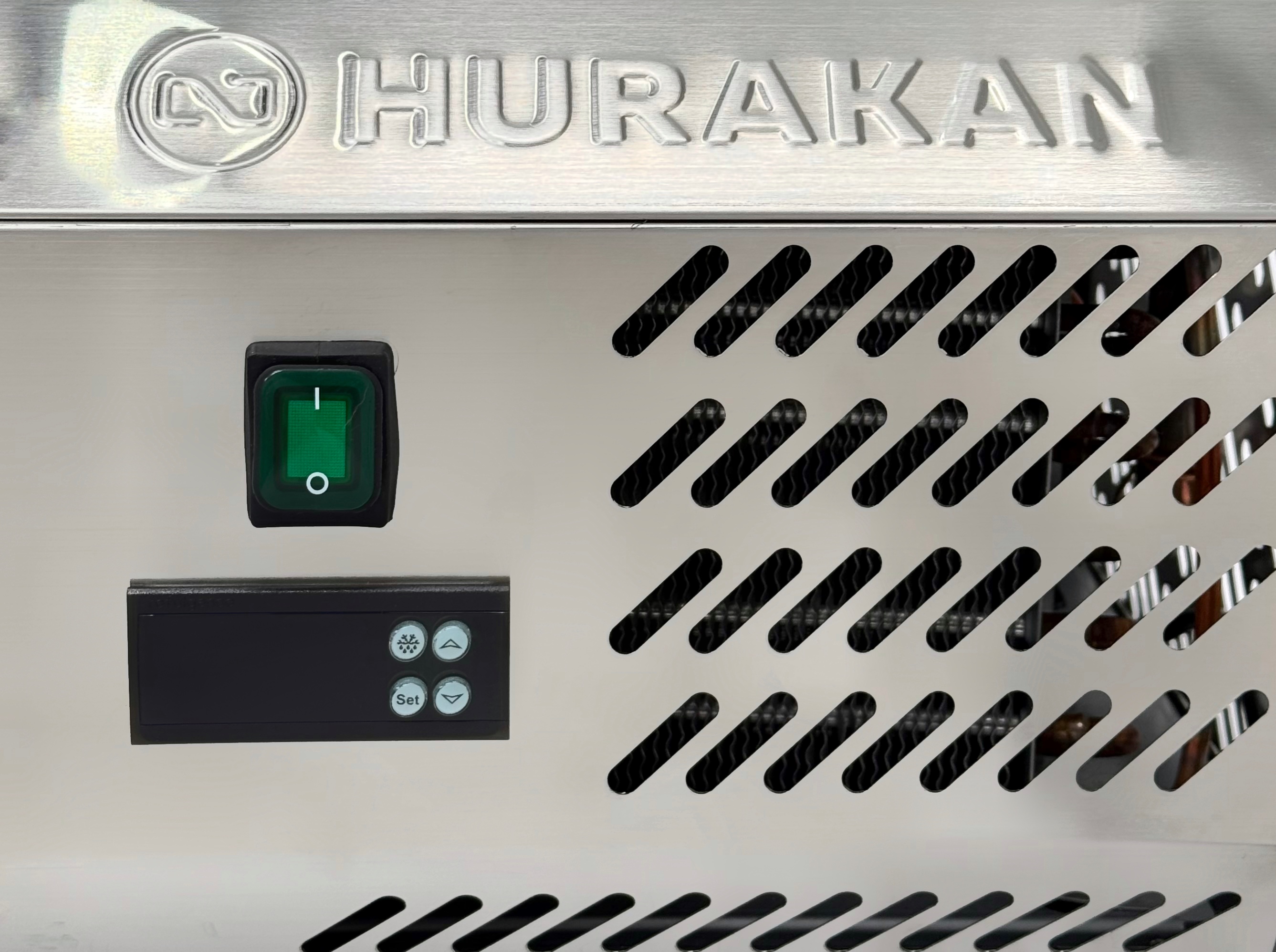 ВИТРИНА ХОЛОДИЛЬНАЯ HURAKAN HKN-VRX1500/330